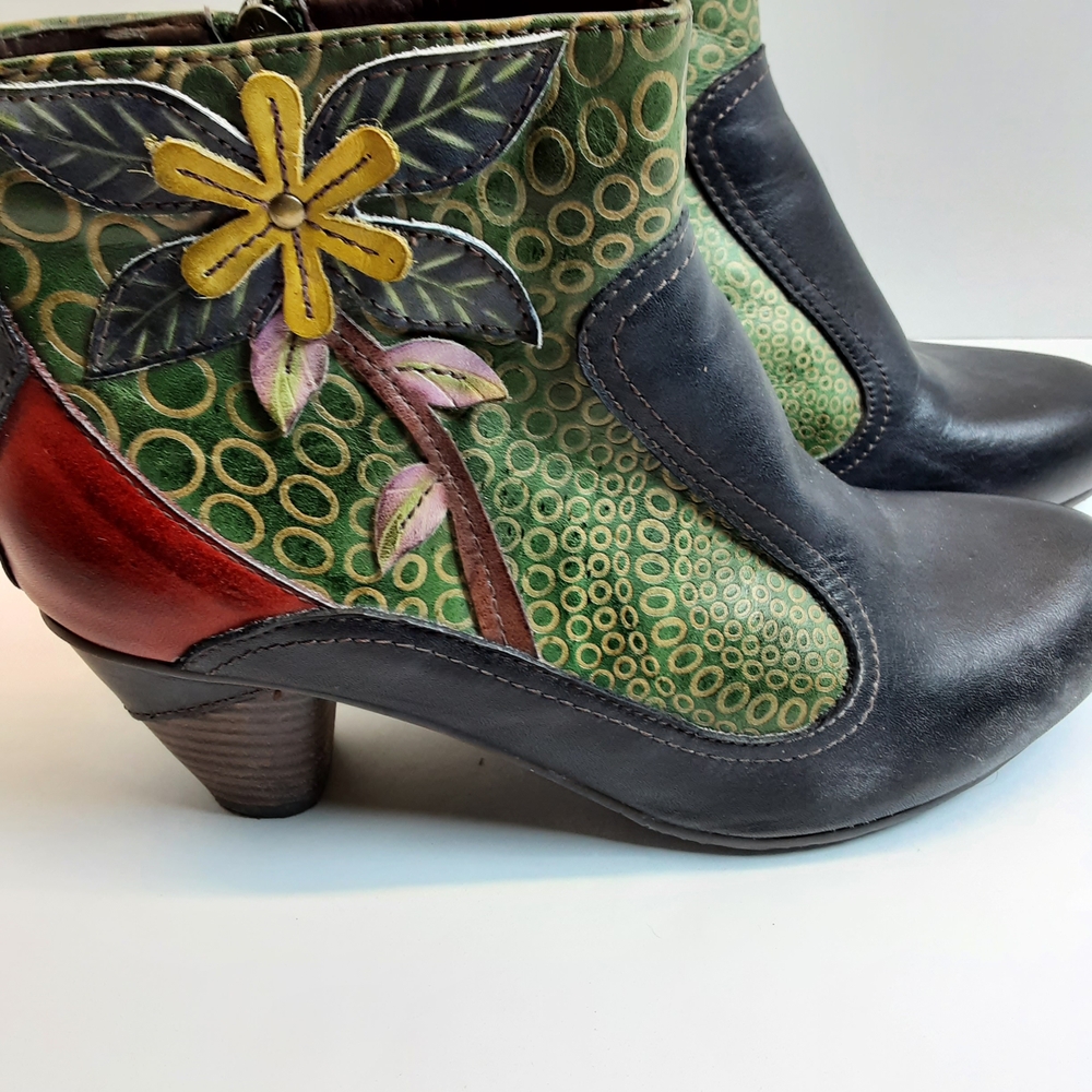 Artistic Floral Ankle Boots - Black, Green, Red